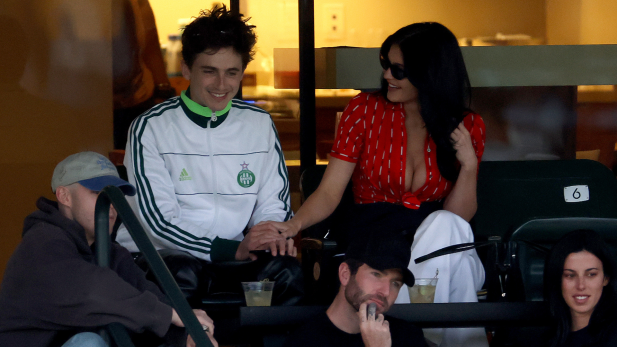 Leitor labial revela pedido curioso de Kylie Jenner a Timothée Chalamet em vídeo de torneio que viralizou; assista