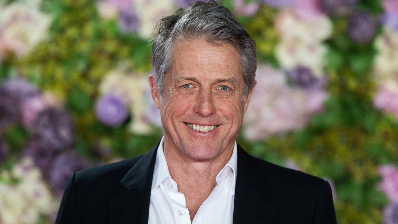 Hugh Grant critica funcionário de aeroporto após encontro “intrusivo” com seus filhos: “Insultante e assustador”