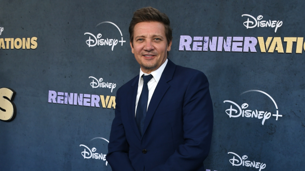 Jeremy Renner afirma ter “morrido” após grave acidente e detalha o que viu: “Lugar inteiramente belo”