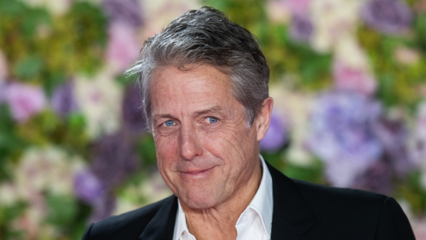 Hugh Grant se revolta com escola dos filhos e expõe atitude que o fez perder a paciência: ‘Patético’ Hugh Grant se revolta com escola dos filhos e expõe atitude que o fez perder a paciência: ‘Patético’