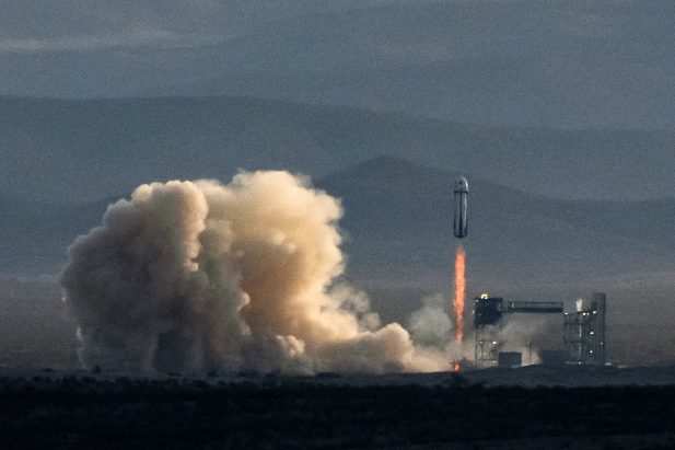 A aeronave decolou nesta segunda-feira (14). (Foto: Getty)