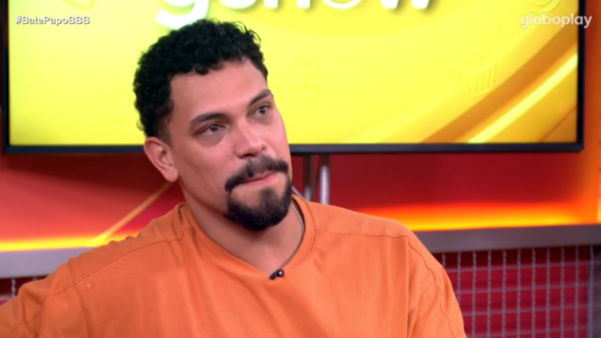 BBB25: Vinicius chora ao descobrir reação da família à sua sexualidade, desvenda ‘velha sonsa’ e confessa crush no reality; assista