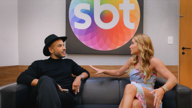 Em entrevista com Hugo Gloss, Virginia fala sobre relação com as redes e exposição dos filhos