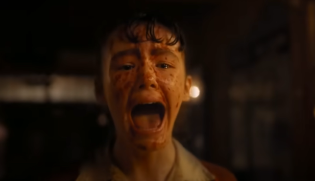 O longa retrata a história de Pennywise. (Foto: Reprodução/HBO)