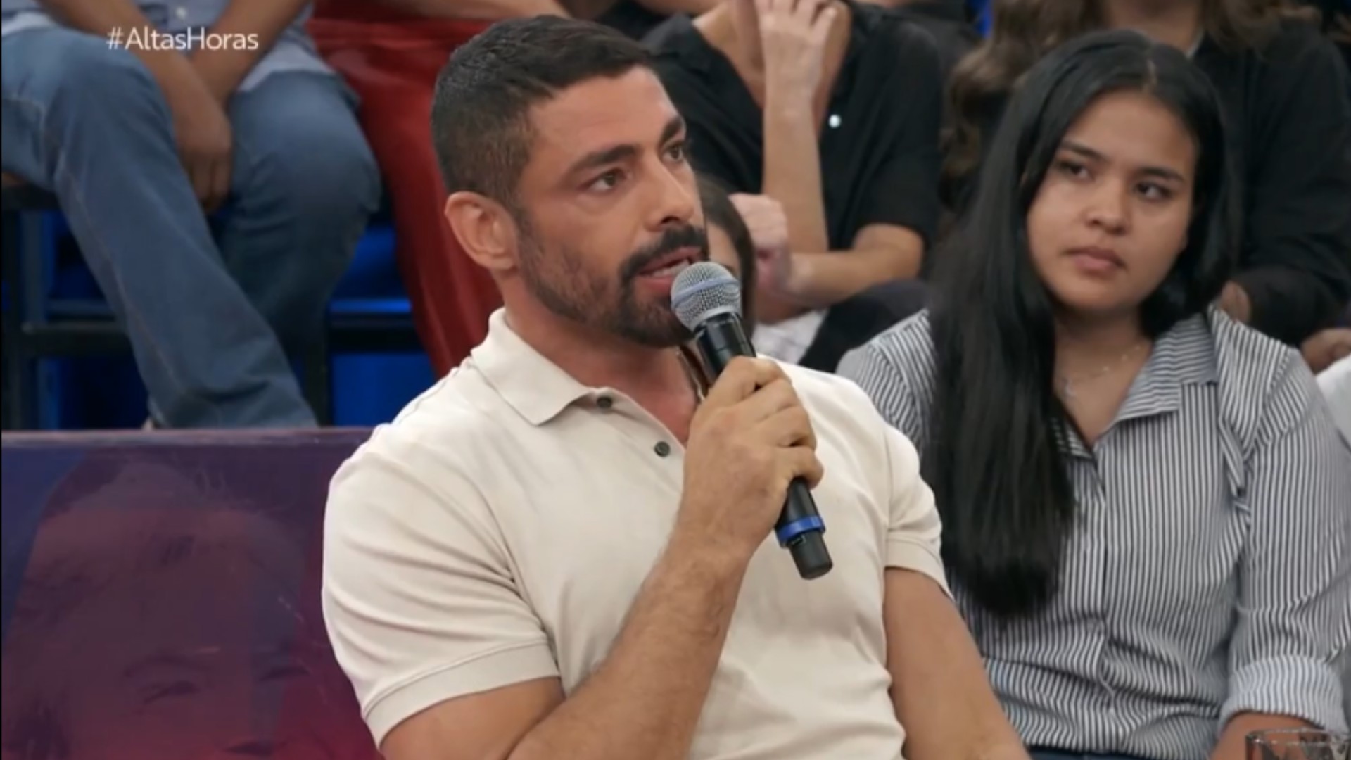 Vídeo: Cauã Reymond revela que sofreu bullying por conta do diagnóstico de HIV da mãe: “Infância muito difícil”