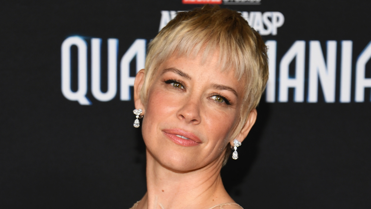 Evangeline Lilly aparece ensanguentada nas redes sociais e explica acidente: “Fez um buraco no meu rosto”; veja fotos