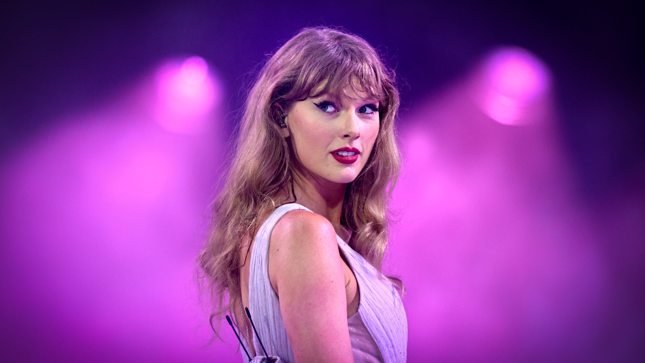 Taylor Swift compra o próprio catálogo de volta, manda recado emocionado aos fãs e explica por que não soltou regravação de “Reputation”