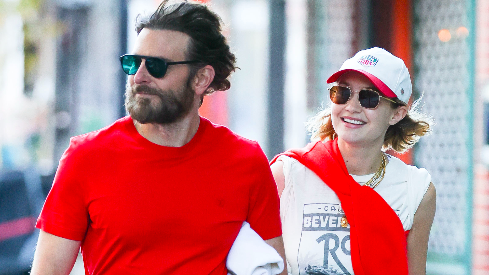 Gigi Hadid faz raro comentário sobre relacionamento com Bradley Cooper; assista