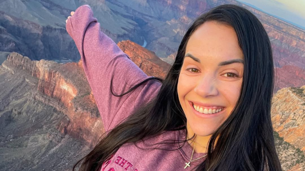 Influenciadora de 31 anos é encontrada morta em trilha no Arizona, e mãe se manifesta: “É um mistério para nós”