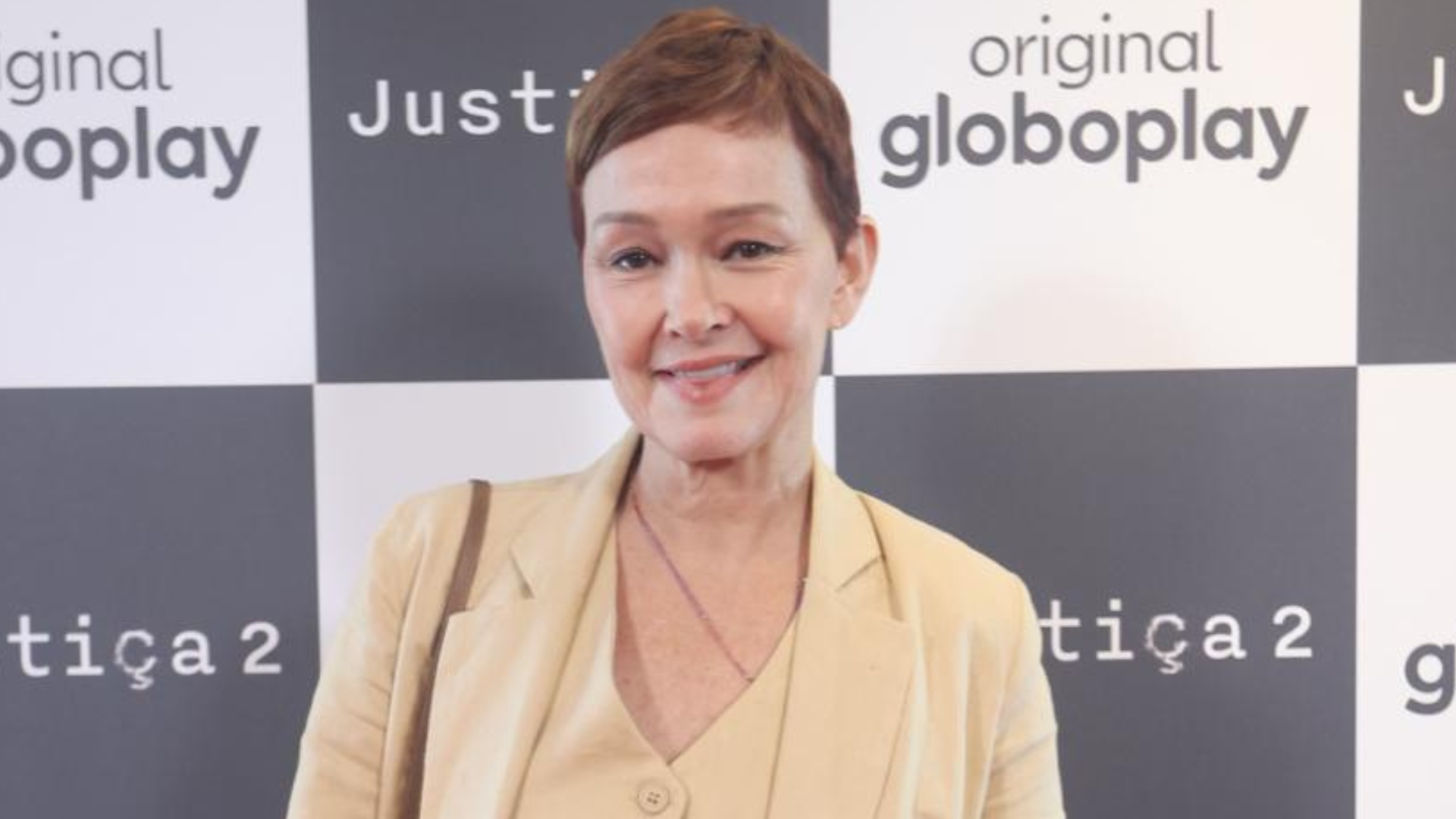 Divorciada há 10 anos, Julia Lemmertz revela por que não pretende mais se casar, e rejeita a ideia de sexo casual