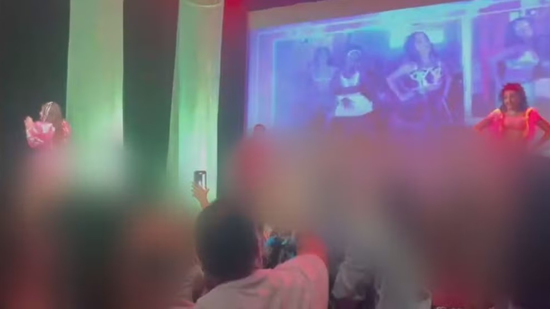 Vídeo: Família denuncia que criança com autismo foi agredida por homem em teatro no RJ Vídeo: Família denuncia que criança com autismo foi agredida por homem em teatro no RJ