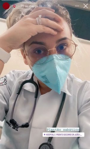 Sophia em um suposto plantão em uma unidade de saúde de Manaus. (Foto: Reprodução/Instagram)