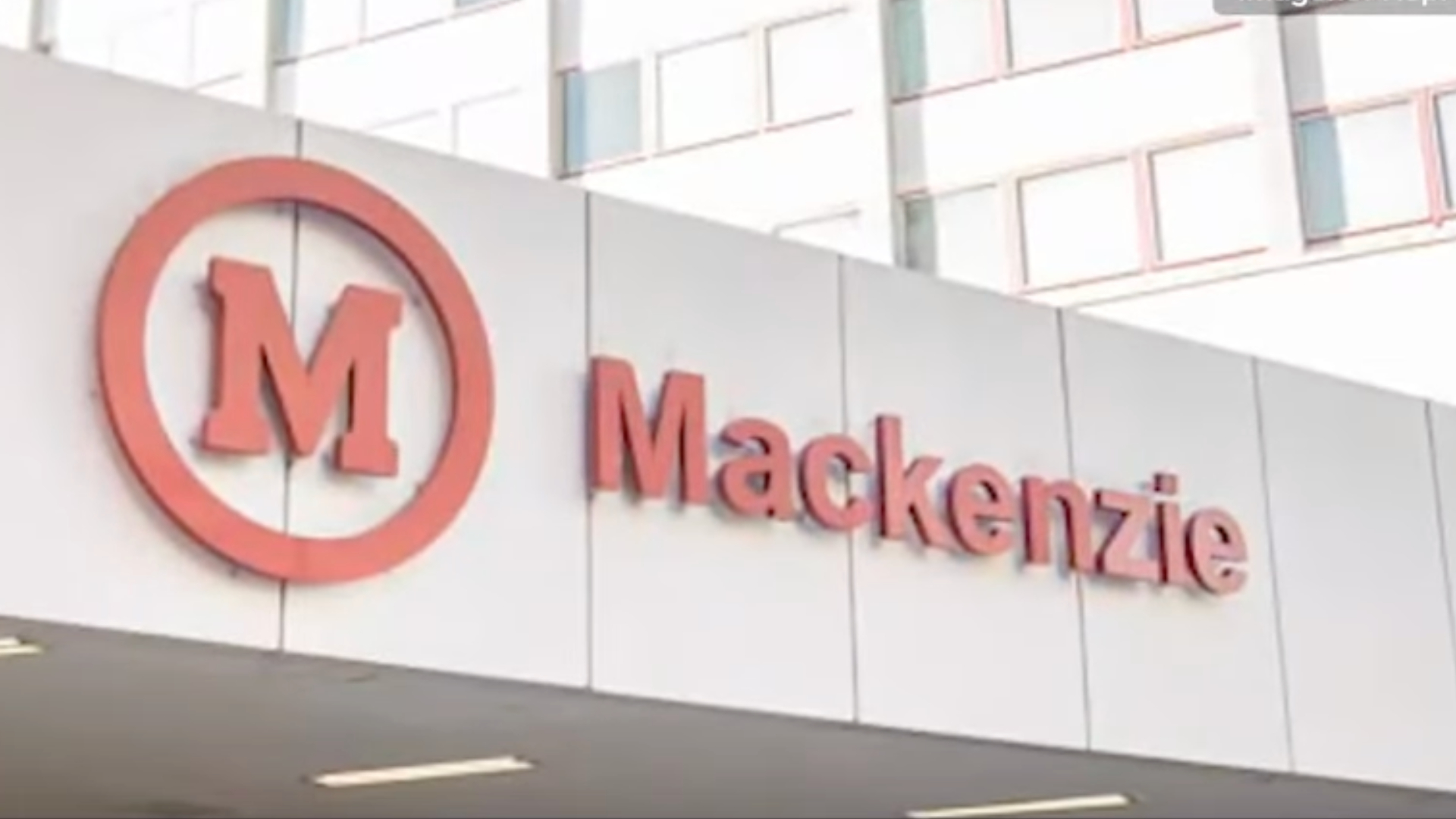 Mãe de aluna internada após racismo no Colégio Mackenzie de SP relata desespero da filha e atualiza estado de saúde: “Não aguentava mais a escola”