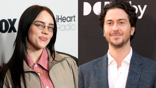 Tá rolando! Billie Eilish e Nat Wolff são flagrados aos beijos em Veneza; veja as fotos Tá rolando! Billie Eilish e Nat Wolff são flagrados aos beijos em Veneza; veja as fotos