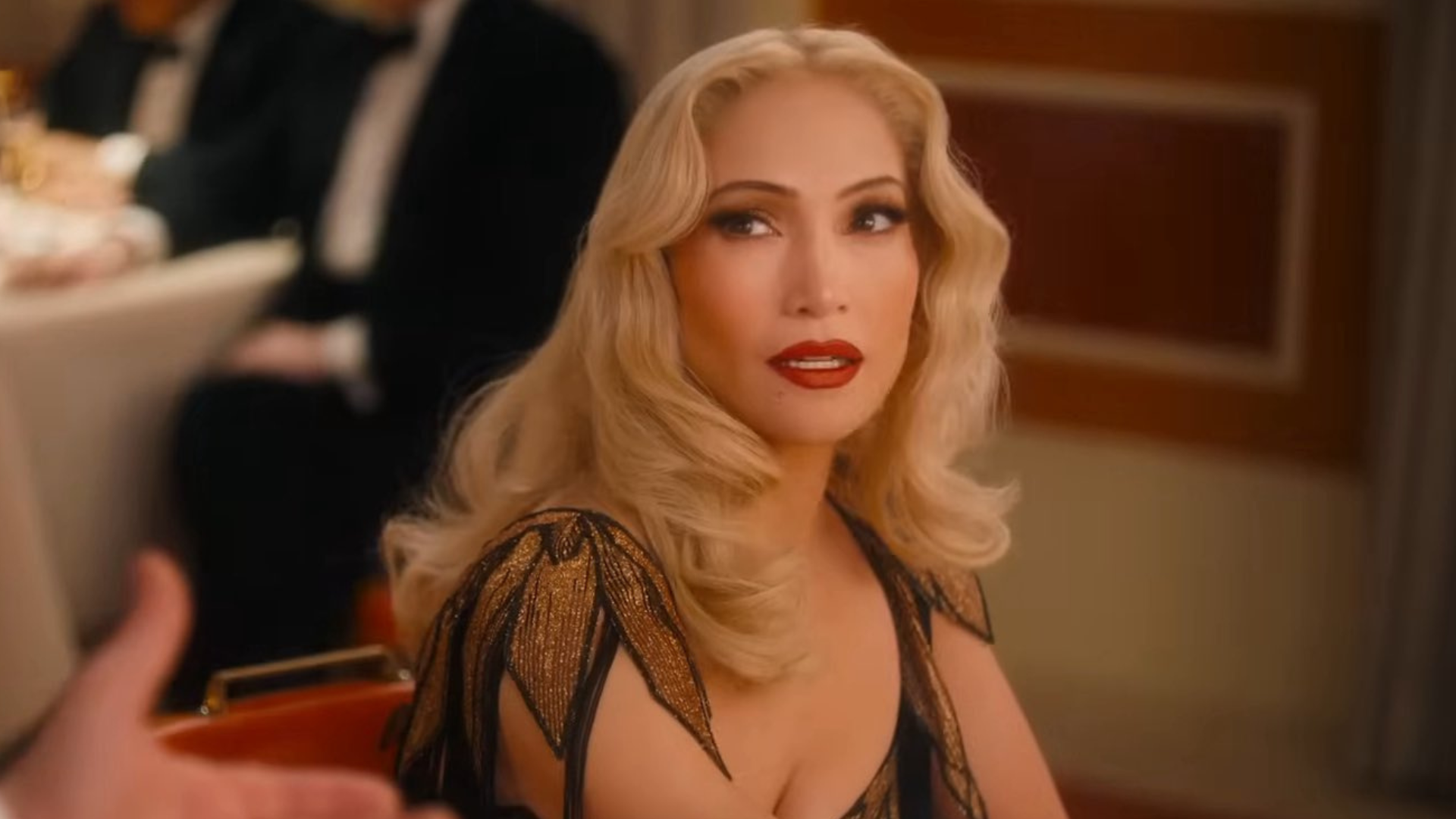 Jennifer Lopez assume papel que foi de Sonia Braga no remake de ?O Beijo da Mulher-Aranha?; assista ao trailer