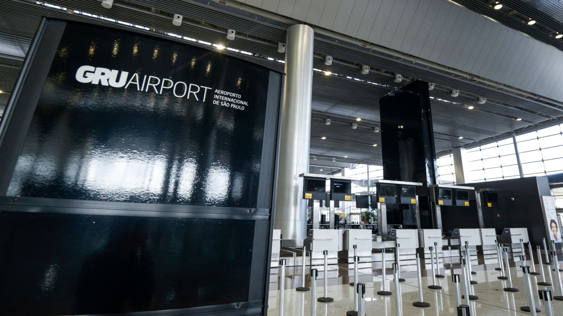 Ladrões invadem terminal do aeroporto de Guarulhos e levam R$ 7 milhões em botox