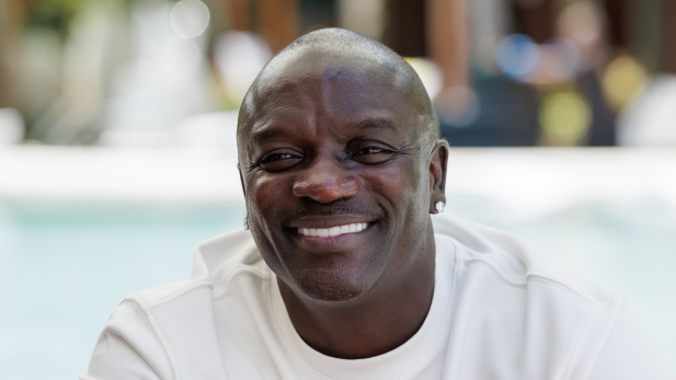 Akon é preso nos EUA e solto horas depois; polícia revela detalhes e foto na delegacia Akon é preso nos EUA e solto horas depois; polícia revela detalhes e foto na delegacia