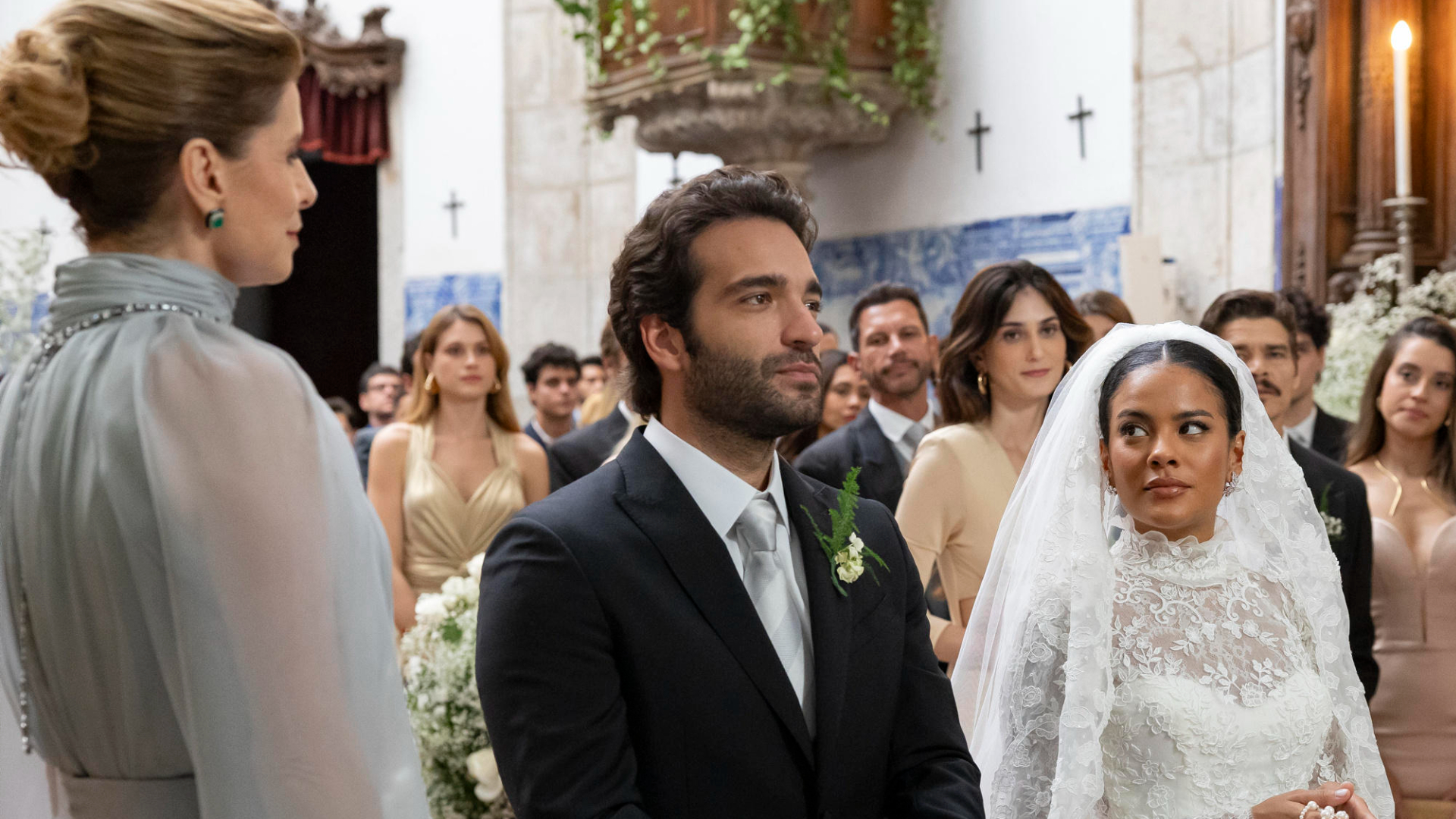 Vale Tudo: Casamento de Maria de Fátima e Afonso tem Hugo Gloss como padrinho, tapão de Solange e flerte de Odete Roitman com Alok; assista! Vale Tudo: Casamento de Maria de Fátima e Afonso tem Hugo Gloss como padrinho, tapão de Solange e flerte de Odete Roitman com Alok; assista!
