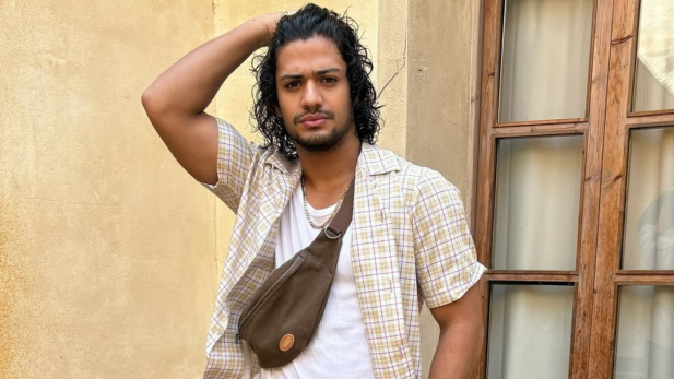 Gabriel Santana revela como descobriu ser bissexual, e detalha primeira experiência com amigo; assista