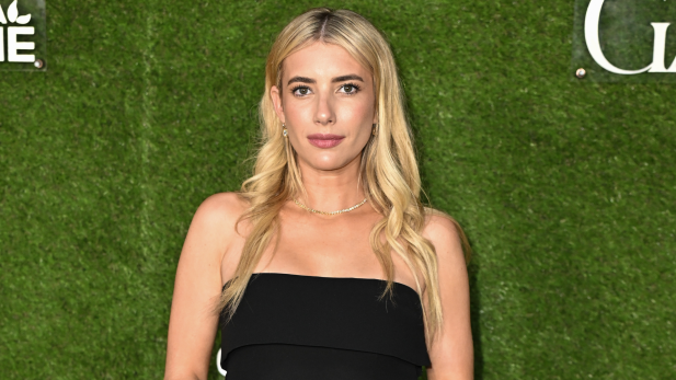 Emma Roberts explica por que não lava o cabelo durante viagens e revela seus “truques”