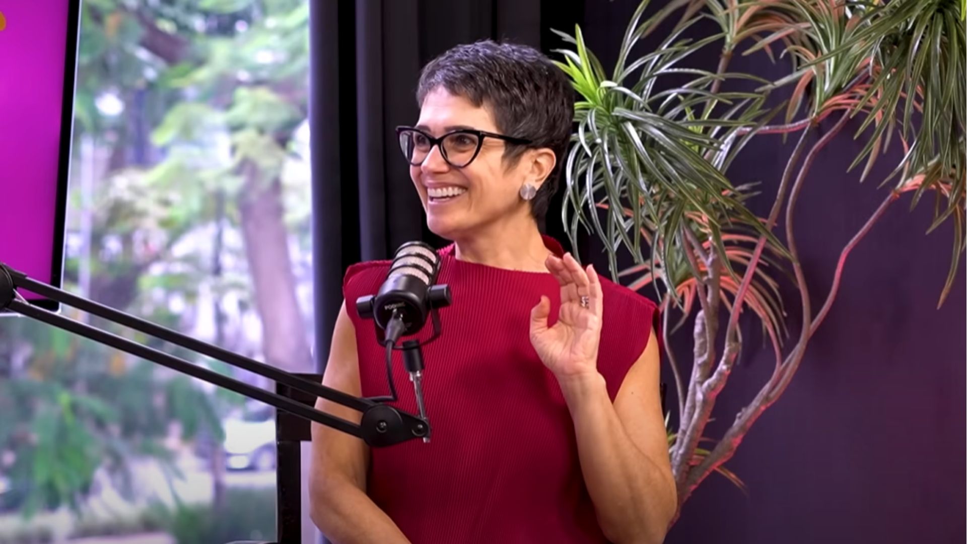 Sandra Annenberg se abre sobre vida íntima e fala do uso de vibradores com o marido: “A gente brinca de tudo”; assista
