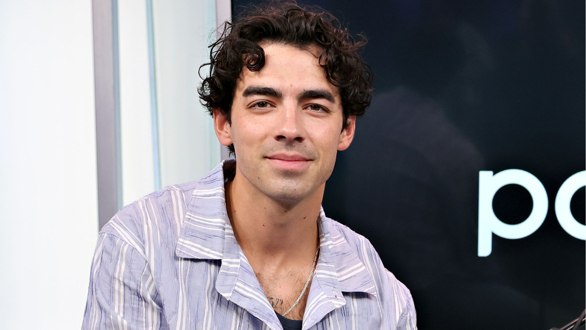 Joe Jonas responde a boato de que teria usado cocaína em vídeo de show que viralizou Joe Jonas revela que passou por situação constrangedora com comissária após transar em banheiro de avião; assista (Foto: Getty)