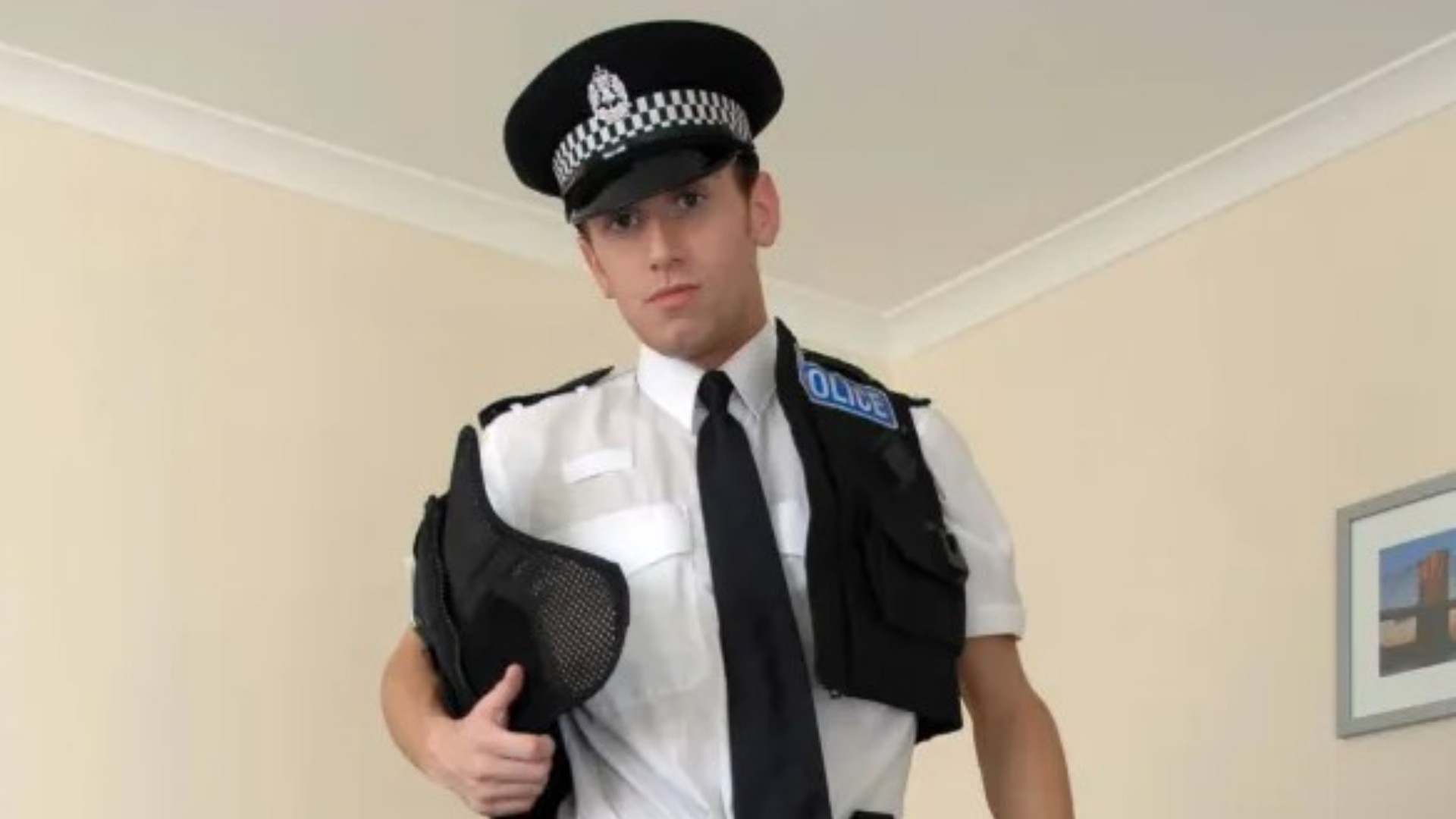 Stripper vai parar na Justiça após atitude durante dança sensual com noiva em despedida de solteira