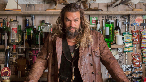 Jason Momoa relembra acidente de surfe que quase terminou em tragédia e o fez largar o cigarro; assista