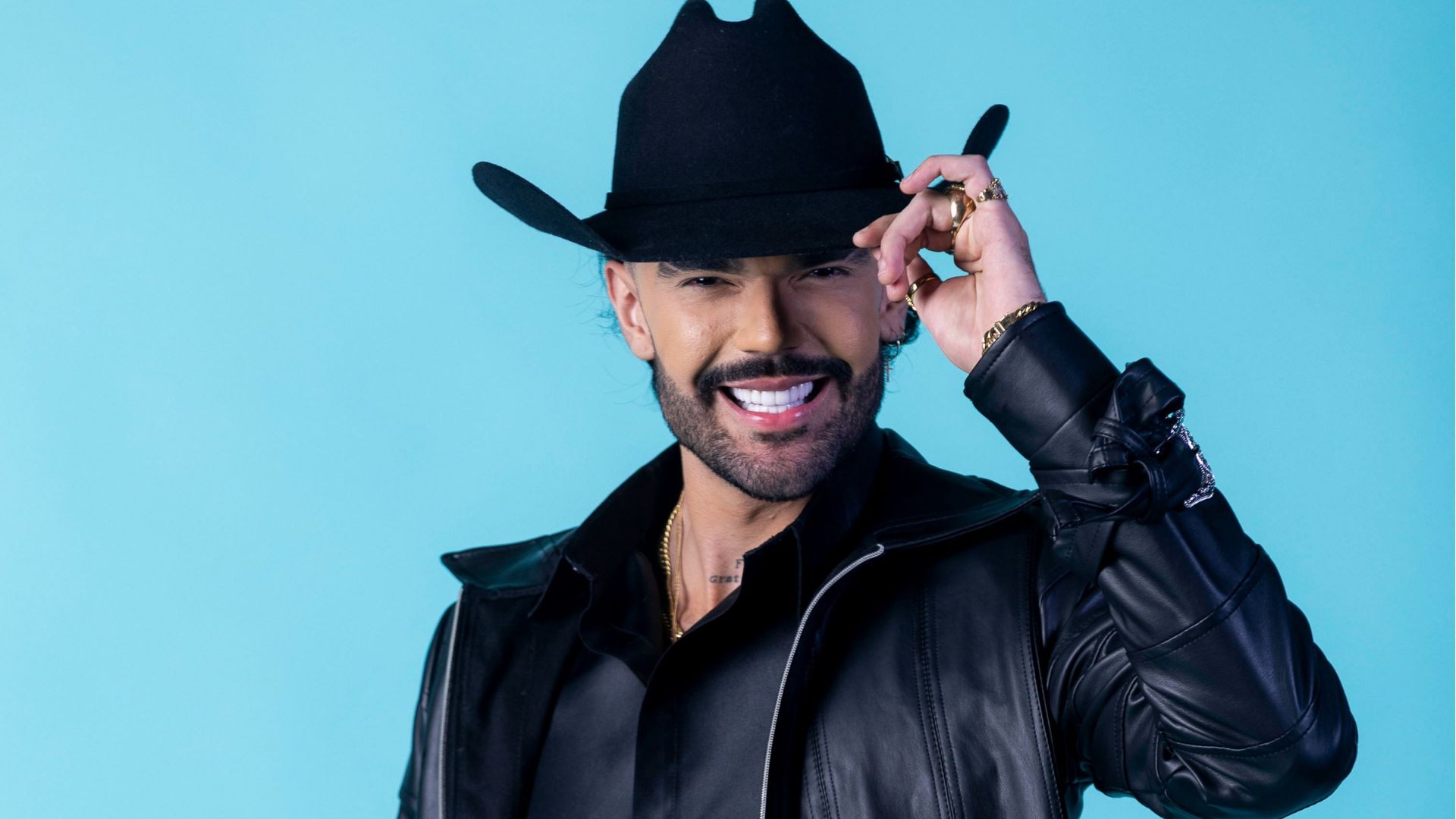 Luan Pereira impressiona ao mostrar o antes e depois do corpo após aderir rotina fitness; veja fotos Luan Pereira surpreende ao mostrar mudanças do corpo; confira antes e depois (Foto: Globo/ Leo Rosario)