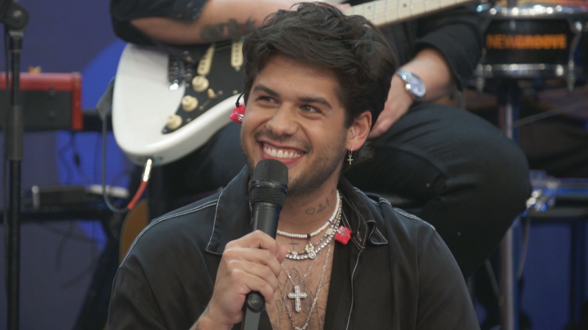 Fofocalizando diz que Zé Felipe ficou com influenciadora em festa: “Parece a Virginia”; assessoria do cantor se manifesta