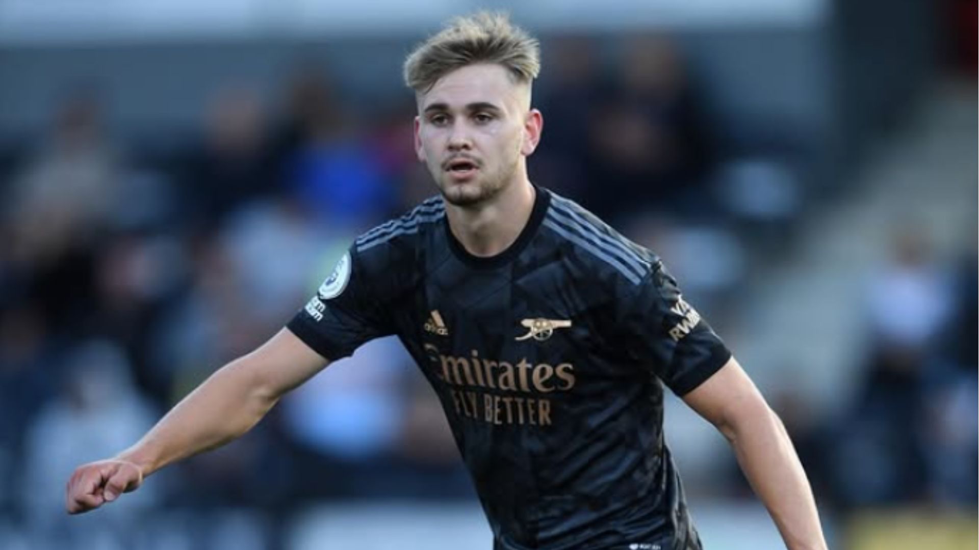 Billy Vigar, ex-jogador do Arsenal, morre aos 21 anos durante partida