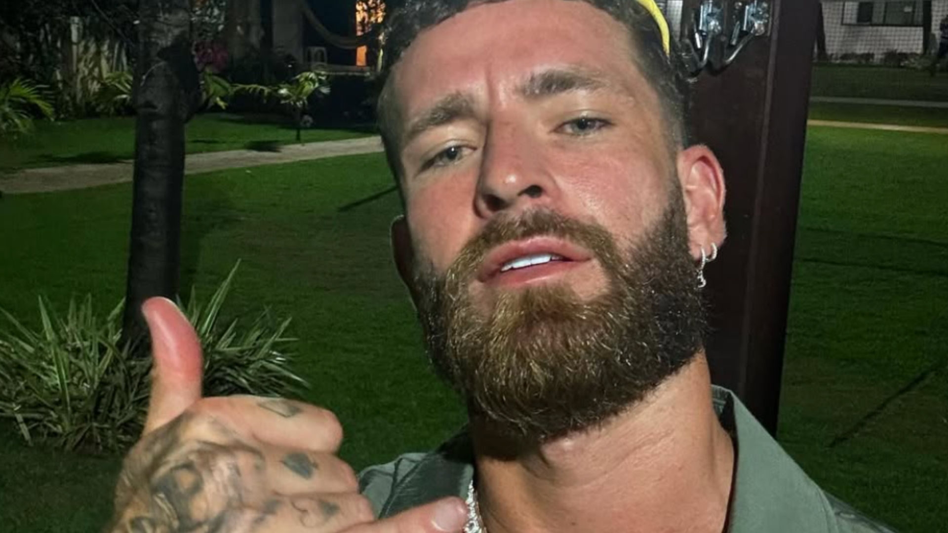 Internautas notam detalhe em foto de Léo Pereira após término com Karoline Lima; confira Internautas notam detalhe em foto de Léo Pereira após término com Karoline Lima; confira
