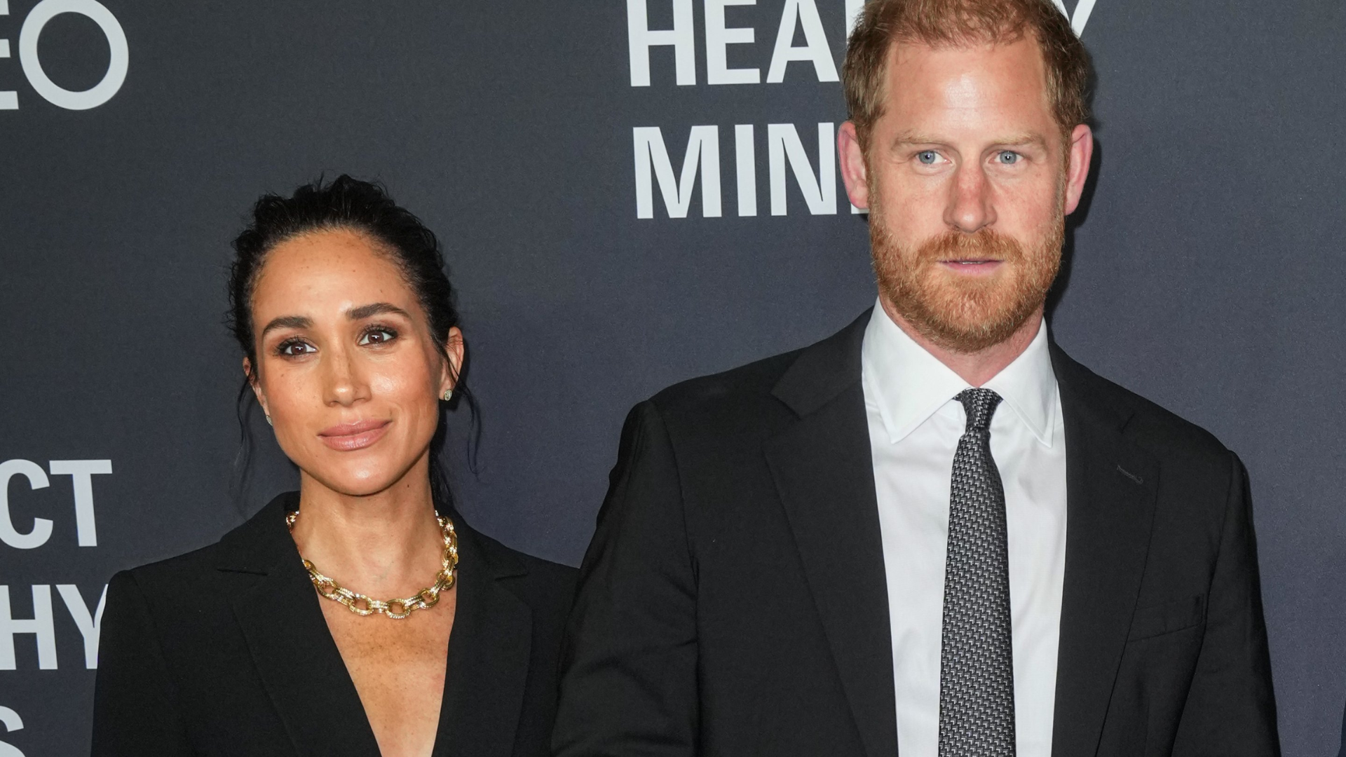 Jornalista entrega “plano secreto” de príncipe Harry e Meghan Markle para fazerem as pazes com a família real Jornalista entrega "plano secreto" do príncipe Harry e Meghan Markle para fazerem as pazes com a família real (Foto: Getty)