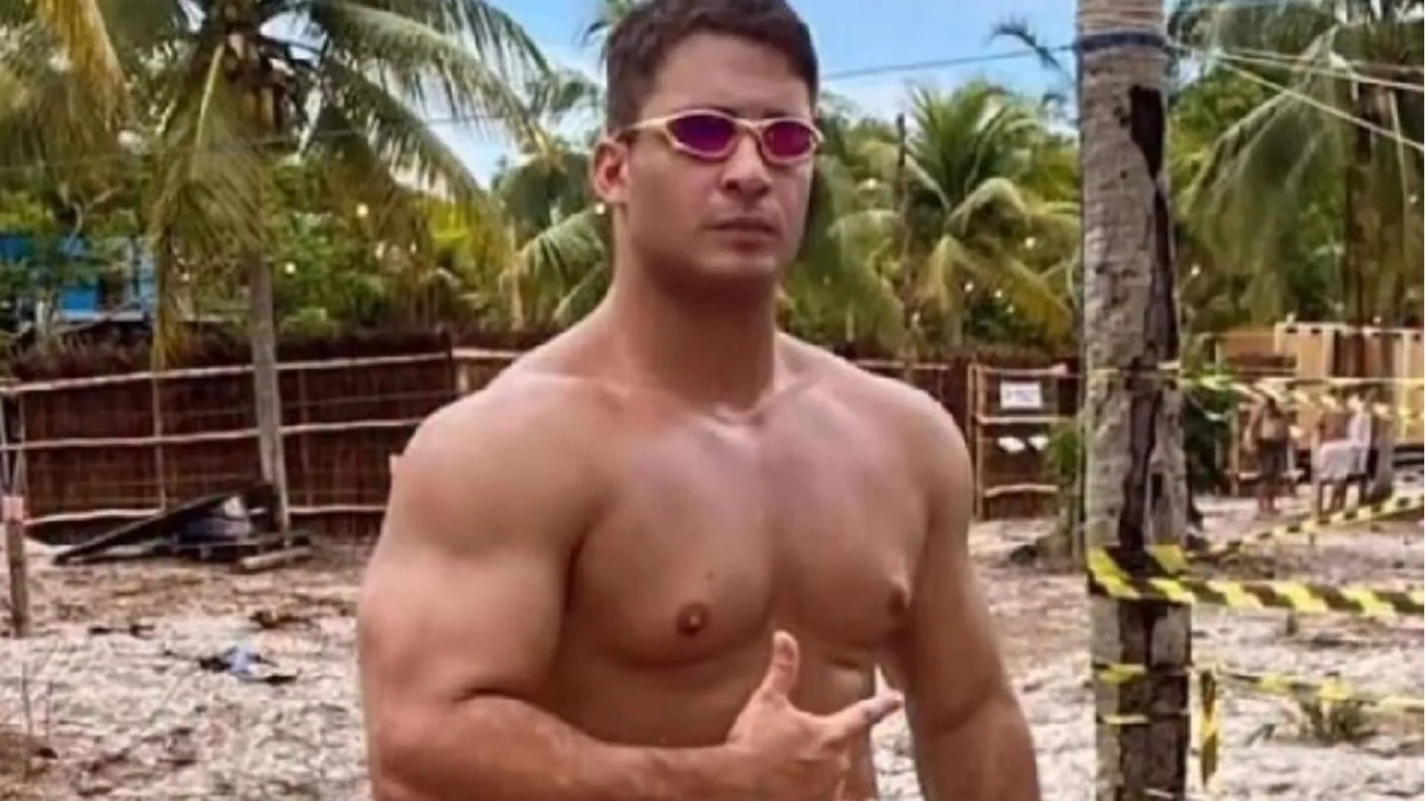 Após boatos de estupro em cadeia, saiba a verdade sobre ex-jogador preso por agredir namorada com 61 socos Após boatos de estupro em cadeia, saiba a verdade sobre ex-jogador preso por agredir namorada com 61 socos
