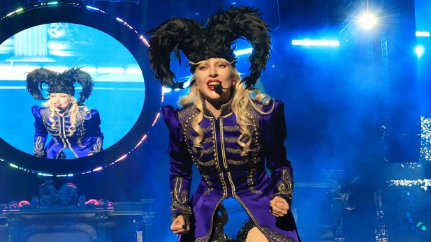 Lady Gaga revela real motivo de ter cancelado o show no Brasil em 2017 Lady Gaga revela real motivo de ter cancelado o show no Brasil em 2017