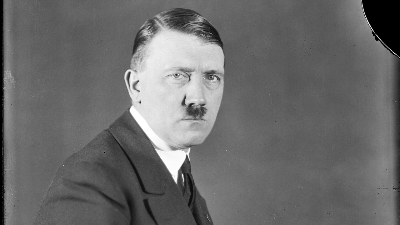 Exame de DNA revela que Hitler tinha síndrome rara que afetava órgãos sexuais e comportamento, diz documentário Adolf Hitler (Foto: Reprodução/Channel 4)