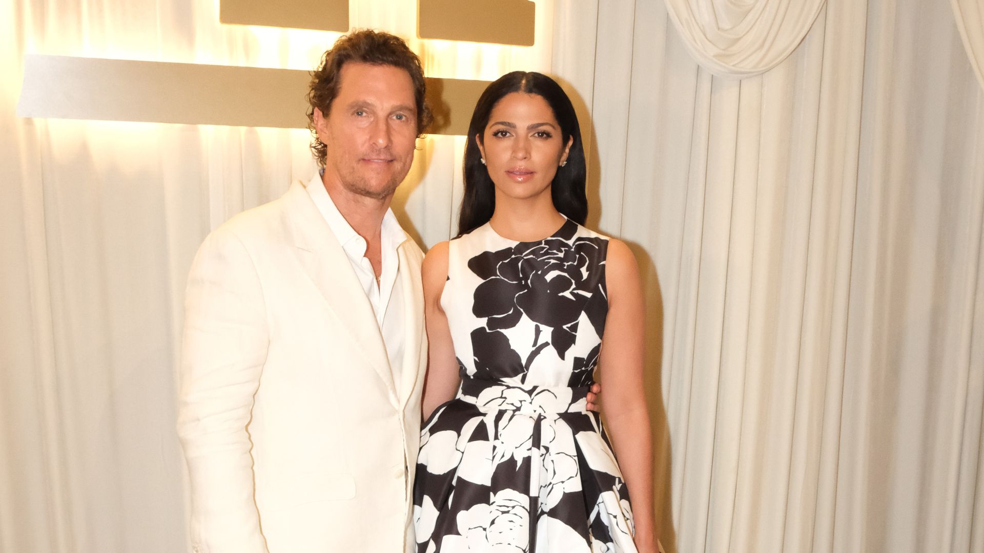 Matthew McConaughey surpreende ao detalhar sonho erótico que “o levou até a esposa” Camila Alves Matthew McConaughey revela sonho erótico que o levou até sua esposa, Camila Alves (Foto: Getty)