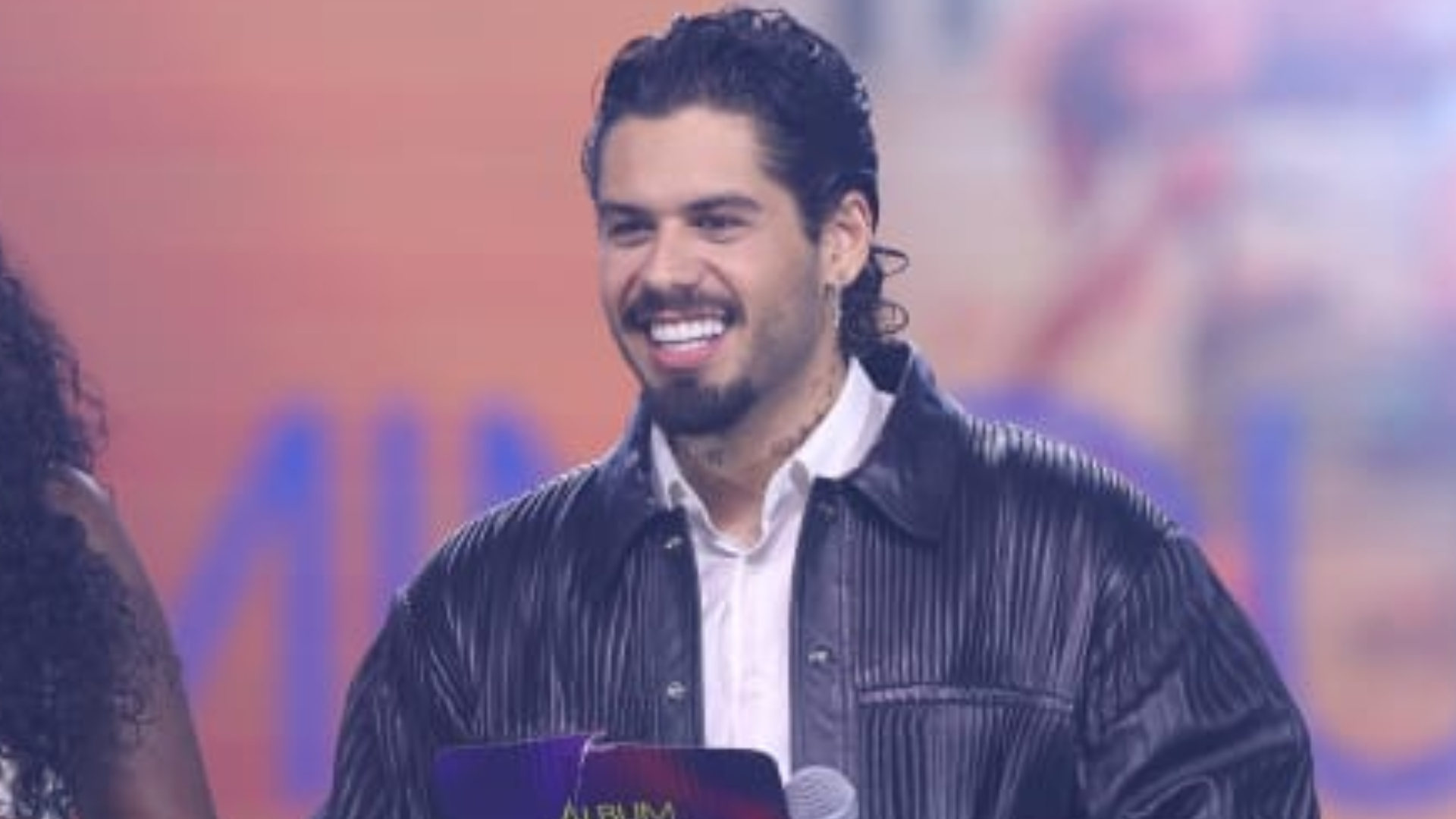 Após viralizar, Zé Felipe rebate comentários de que “não sabia ler” no Prêmio Multishow e explica o que aconteceu; assista