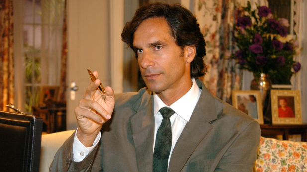 Ex-galã da Globo, Victor Fasano processa emissora por ‘O Clone’ e aponta irregularidades: ‘É injusto’