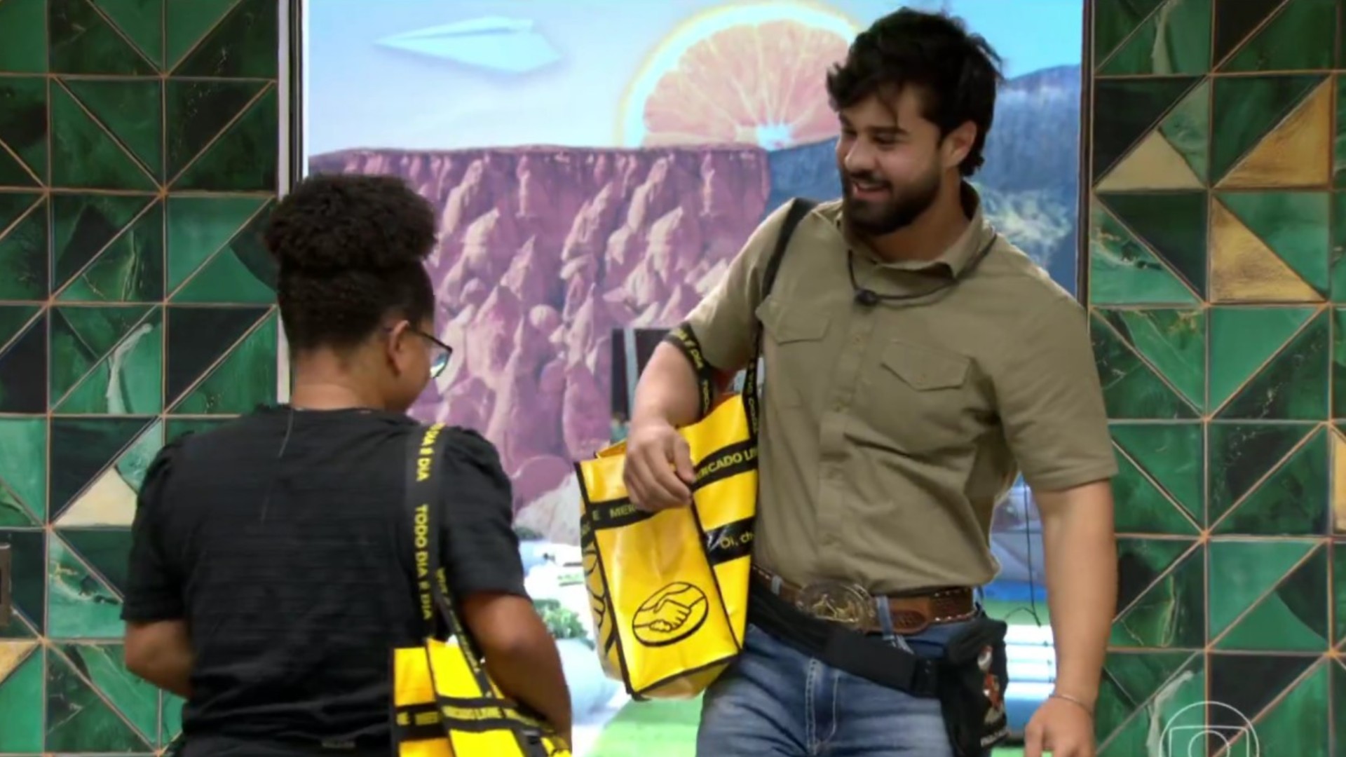 BBB 26: Primeira conversa entre Paulo Augusto e Milena repercute, e web aponta racismo: ‘Escancarado’; assista