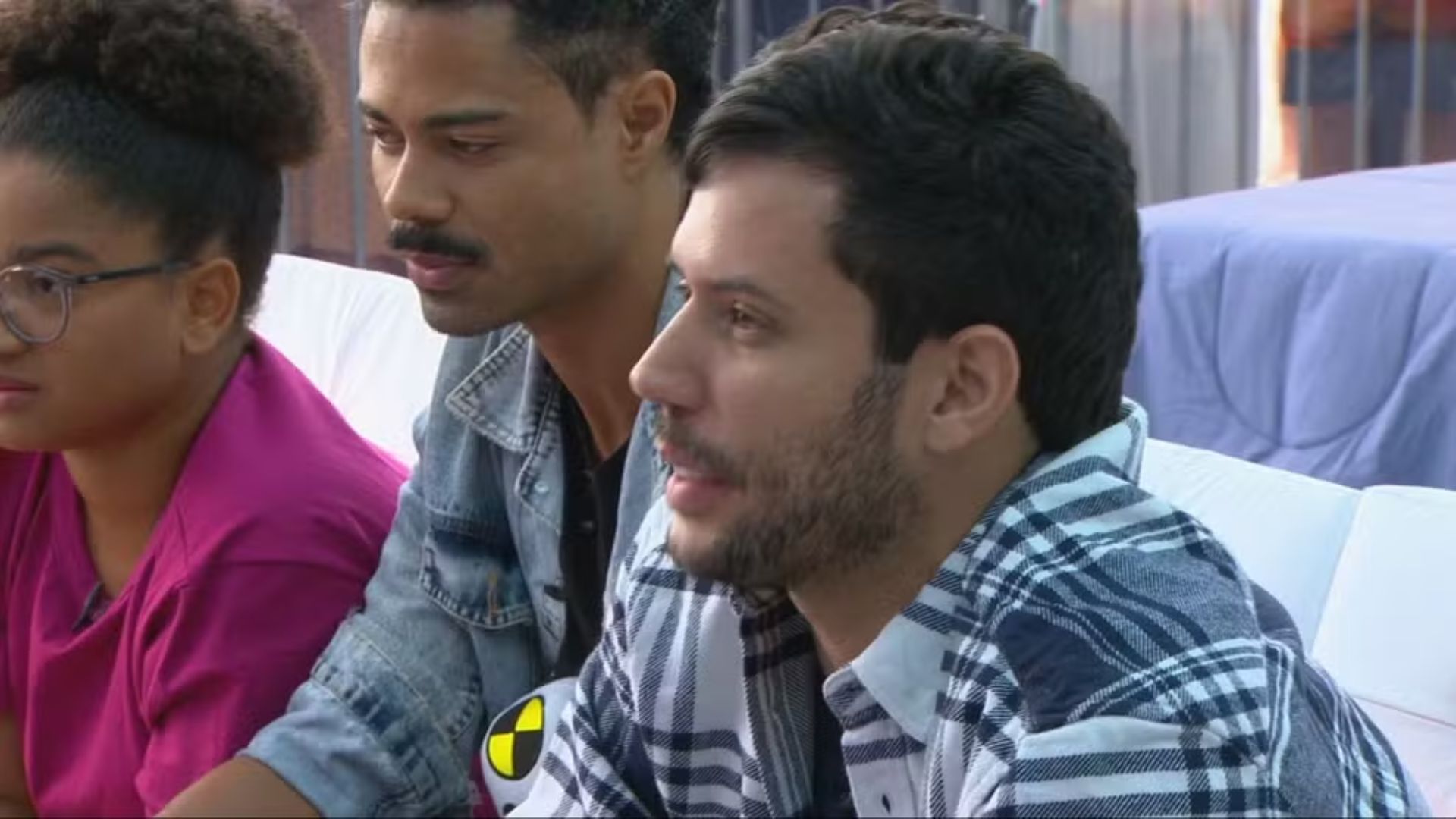 BBB26: Participante da Casa de Vidro ameaça desistir, Tadeu Schmidt entra ao vivo e situação tem reviravolta; assista