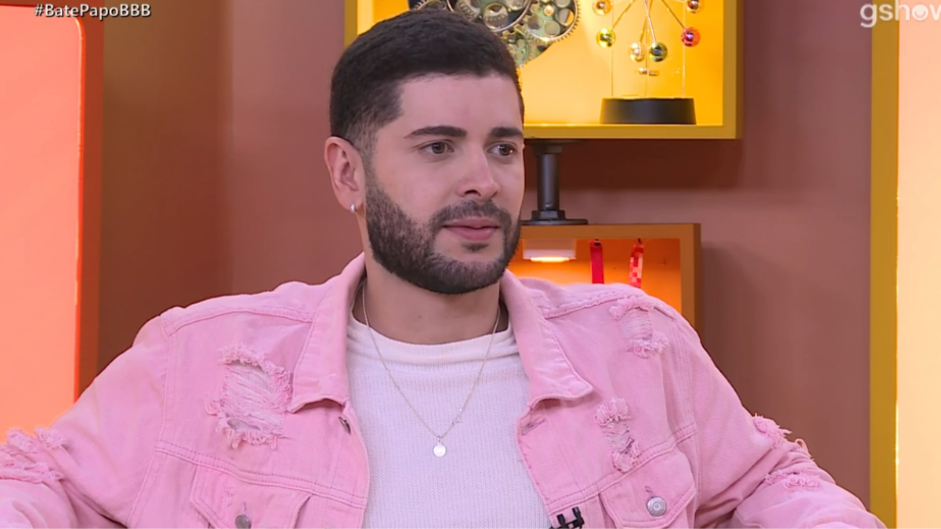 BBB 26: Marcelo é surpreendido com revelação sobre sisters e aponta motivo de rancor com Ana Paula; assista