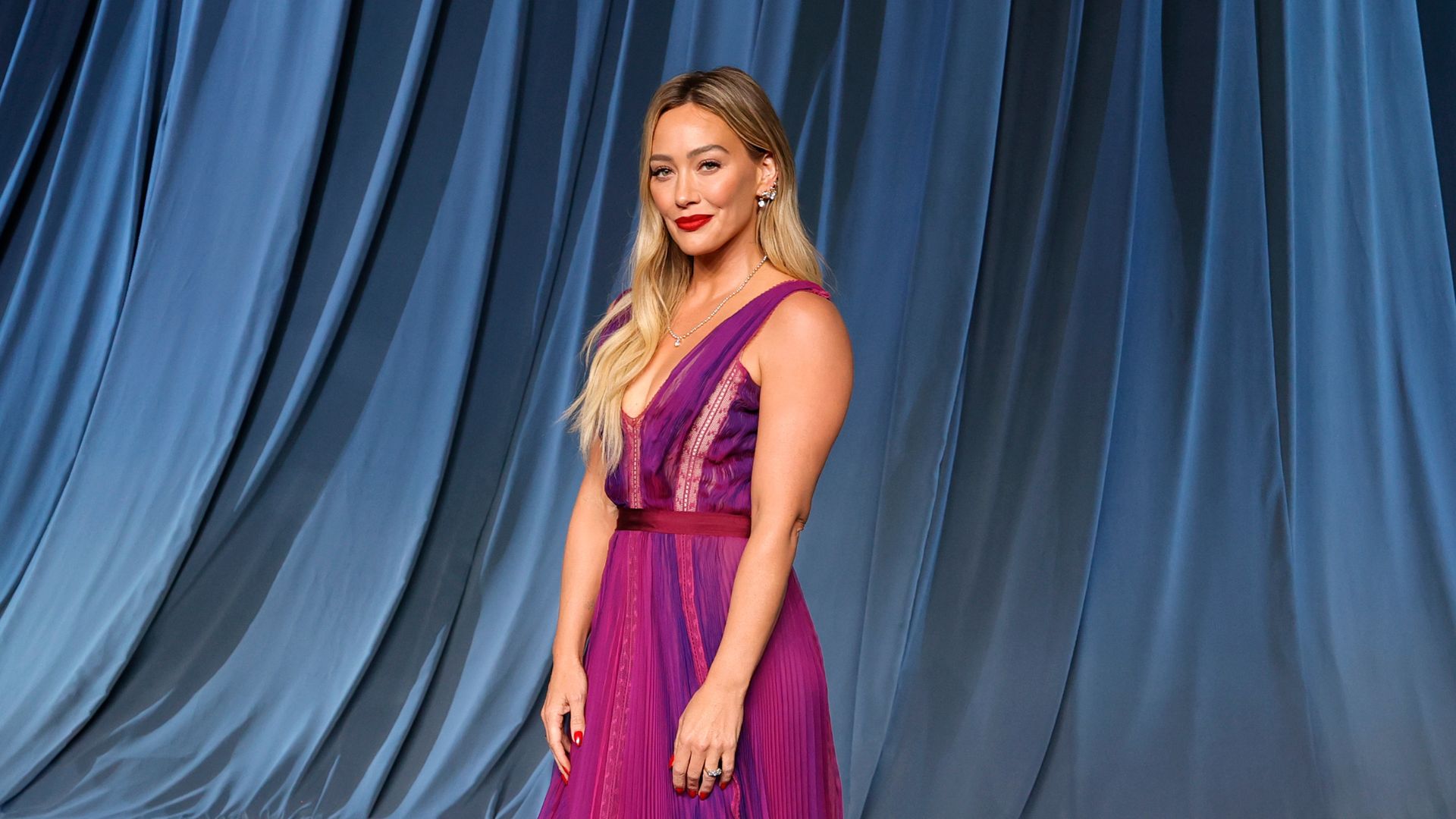 Hilary Duff abre o jogo sobre polêmica com Ashley Tisdale e grupo de mães “tóxico”