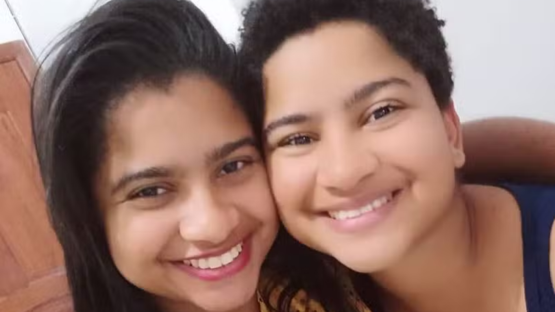 Irmã gêmea de Milena, do “BBB 26”, tenta vaga em reality nos EUA e vídeo de inscrição viraliza; assista