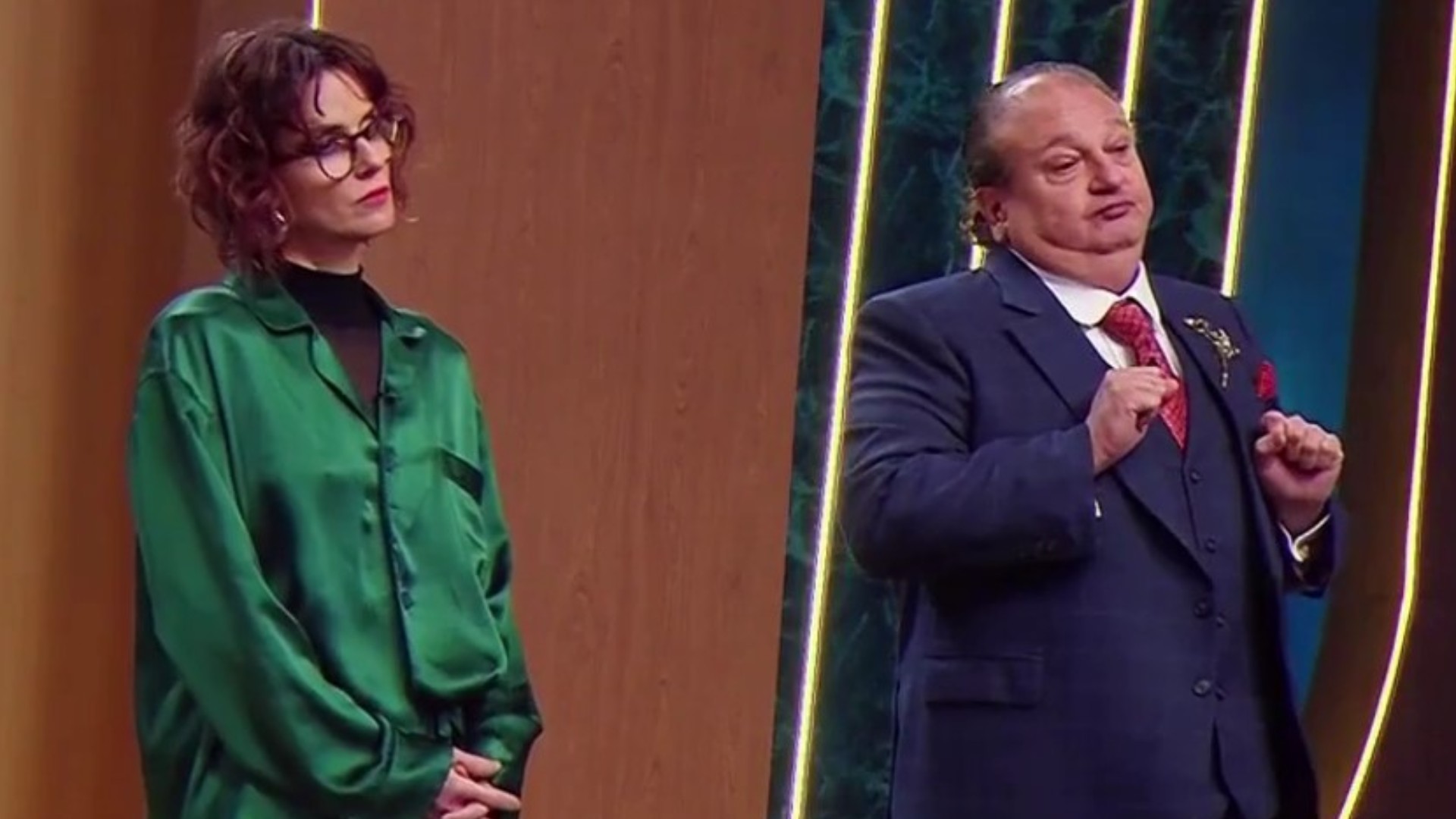 MasterChef Brasil: Érick Jacquin quebra protocolo e surpreende eliminada com presente inesperado; assista