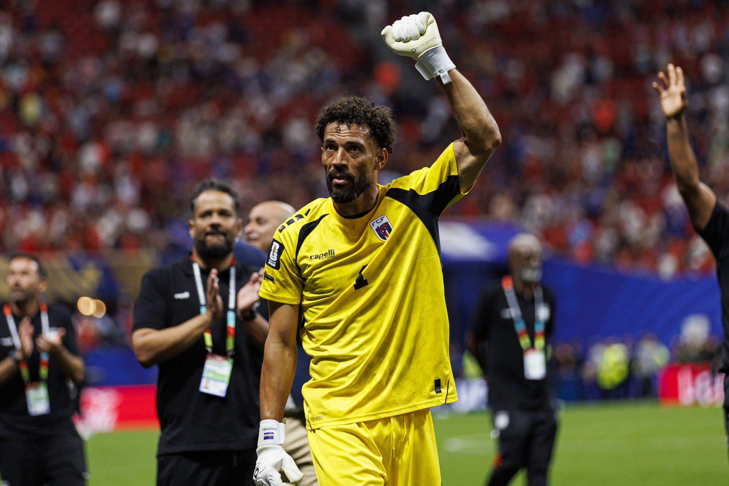 Copa do Mundo 2026: Camisa de Vozinha bate recorde em leilão e supera peças de Neuer e Alisson; saiba o valor