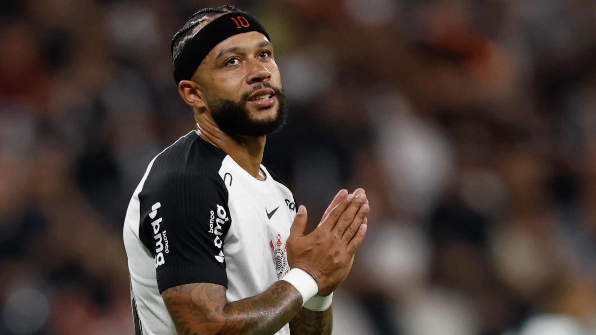 Memphis Depay fala pela 1ª vez sobre saída do Corinthians e anuncia medida